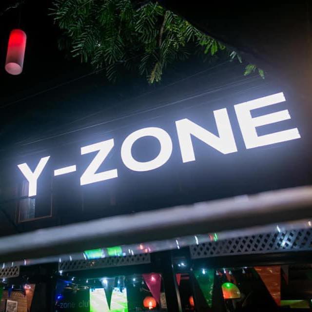 Y-zone cafe'